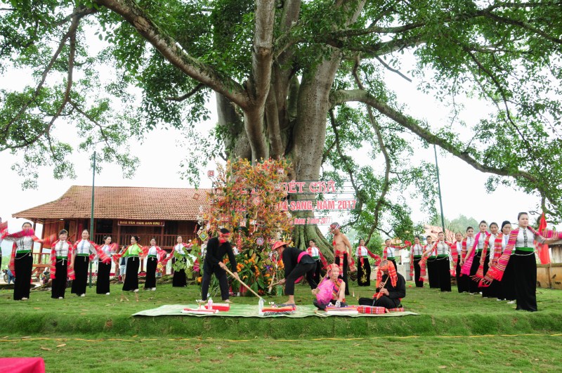 LỄ HỘI CHỢ TÌNH MỘC CHÂU